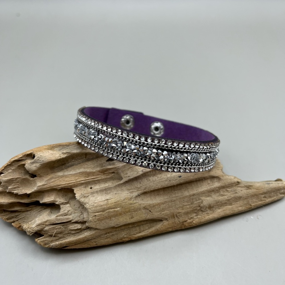 Elegant Silver and Purple Bracelet - Picture 2 of 4